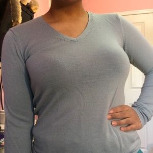 Uniqlo 100% Wool V-Neck Sweater
